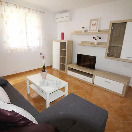 Apartment House Anna *